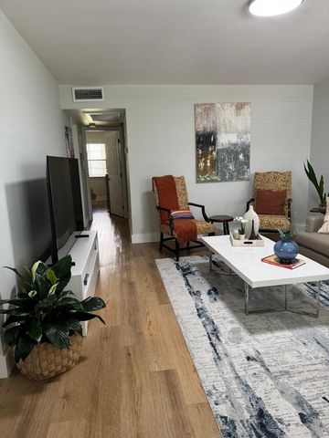 124 Oakridge 124, Deerfield Beach, FL 33442