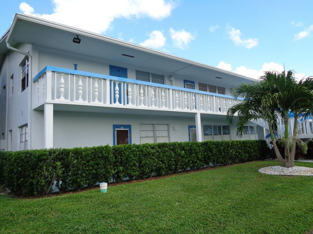 124 Oakridge 124, Deerfield Beach, FL 33442