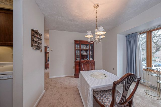 352 Hawthorn Ct, Ross Twp, PA 15237