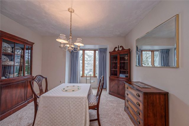 352 Hawthorn Ct, Ross Twp, PA 15237