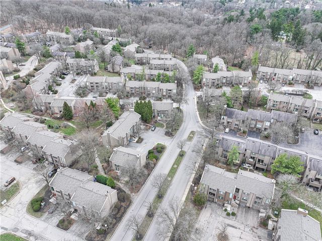 352 Hawthorn Ct, Ross Twp, PA 15237