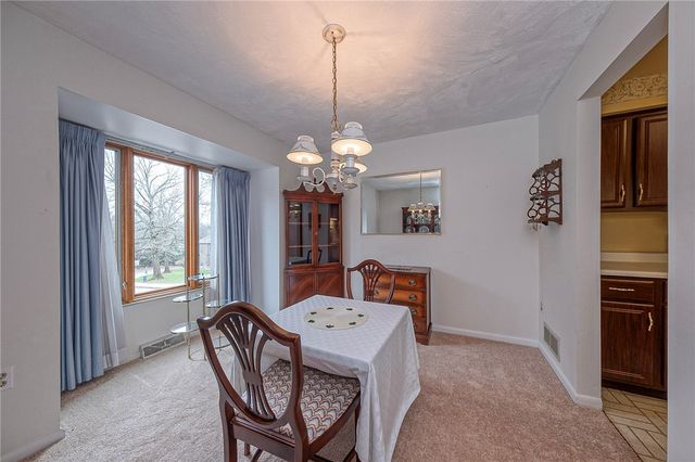 352 Hawthorn Ct, Ross Twp, PA 15237