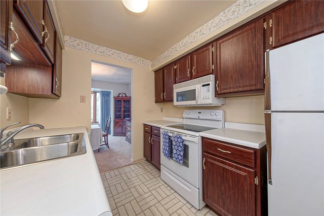 352 Hawthorn Ct, Ross Twp, PA 15237