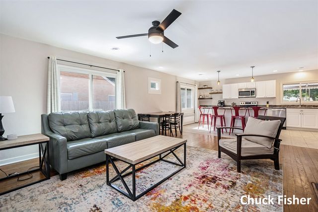 817 Wendover Boulevard, Norton Shores, MI 49441