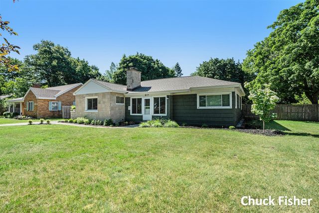 817 Wendover Boulevard, Norton Shores, MI 49441