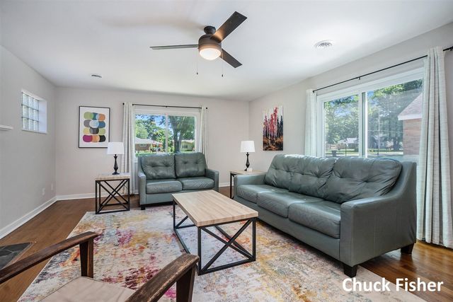 817 Wendover Boulevard, Norton Shores, MI 49441