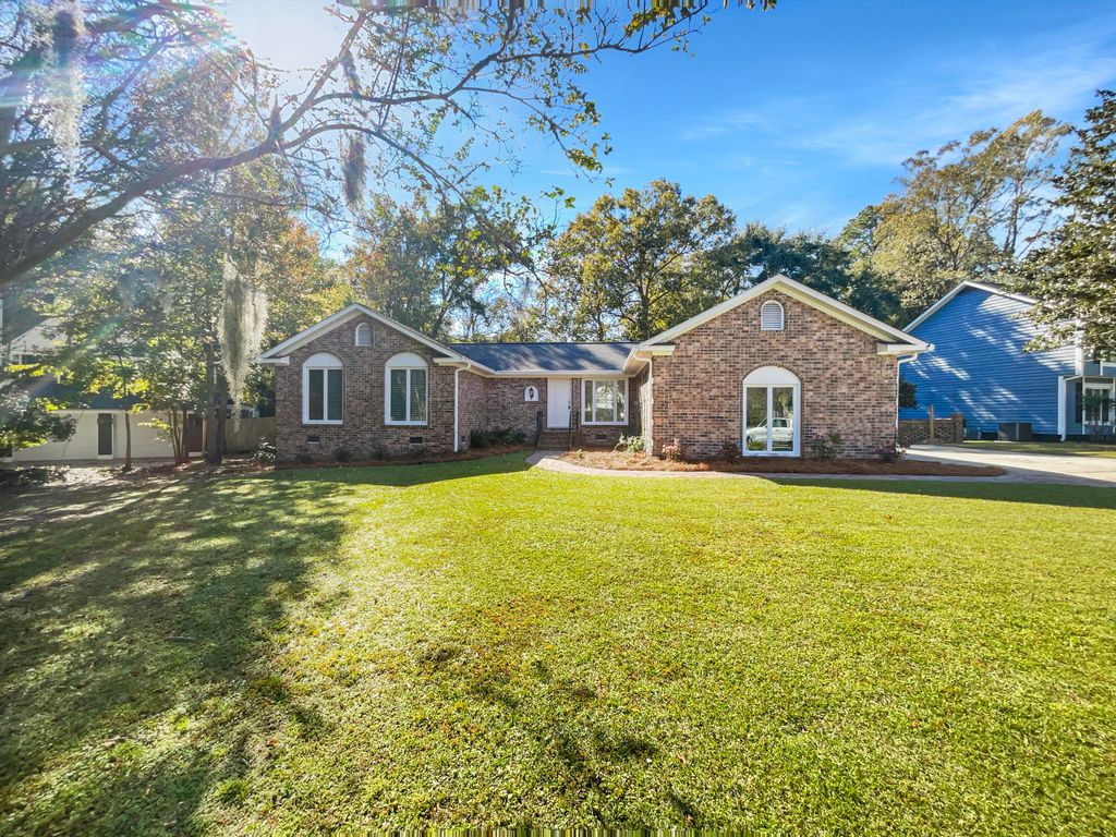13 Glenkirk Drive, Charleston, SC 29414