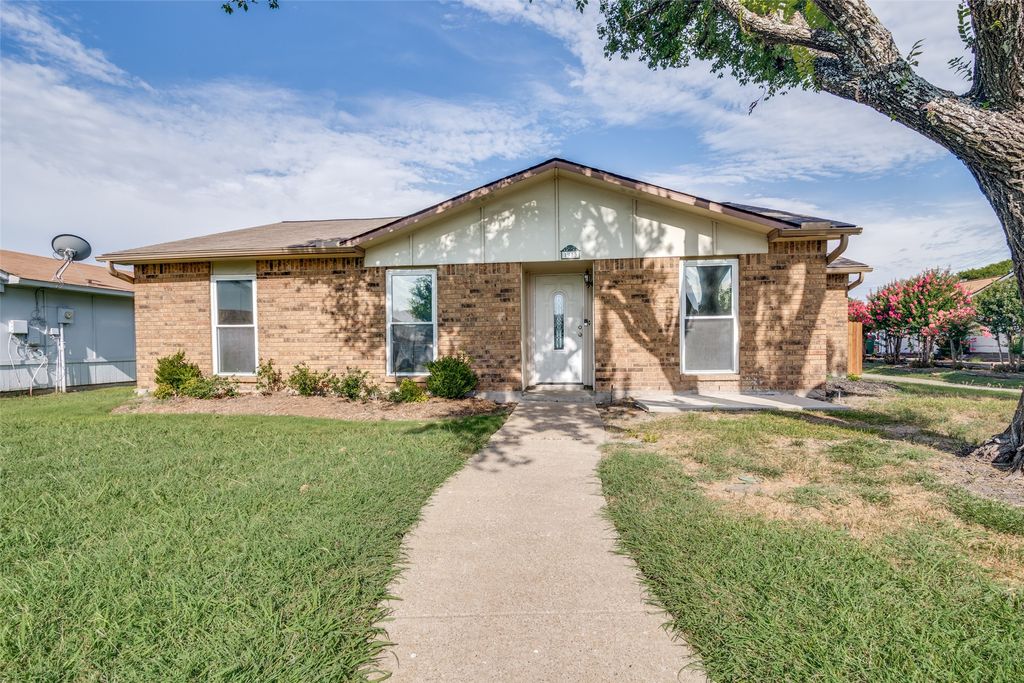 1913 Northwind Court, Garland, TX 75040