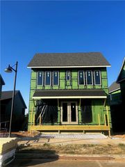 2318 W Markham, Fayetteville, AR 72701