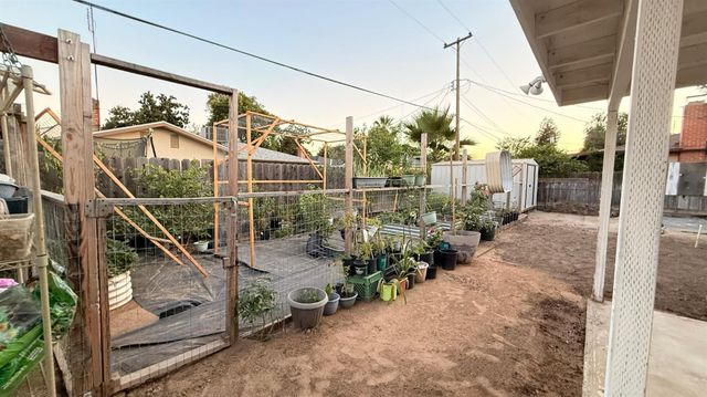 4842 E San Gabriel Avenue, Fresno, CA 93726