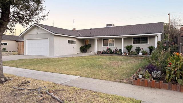 4842 E San Gabriel Avenue, Fresno, CA 93726