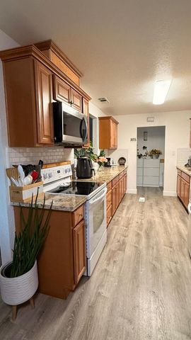 4842 E San Gabriel Avenue, Fresno, CA 93726