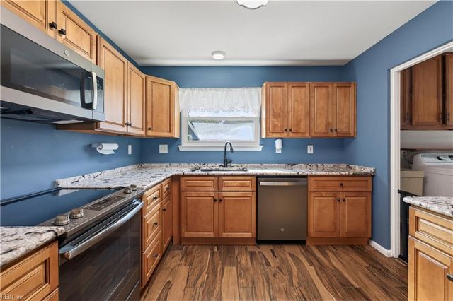 1120 Valley Stream CT, Virginia Beach, VA 23464