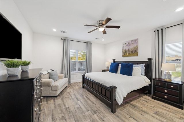 203 Hampton Glen Road, Montgomery, TX 77356