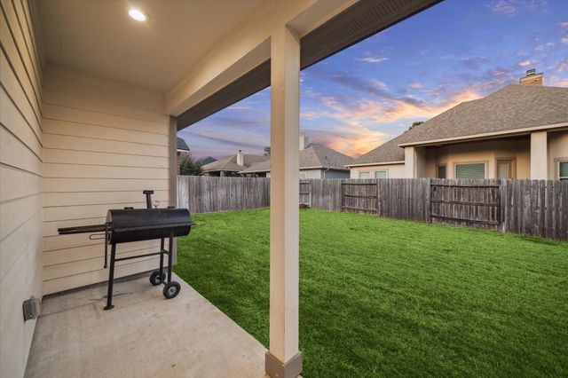 203 Hampton Glen Road, Montgomery, TX 77356