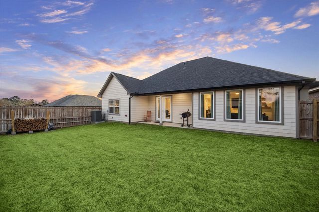 203 Hampton Glen Road, Montgomery, TX 77356