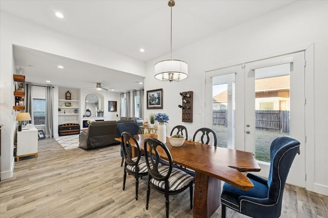 203 Hampton Glen Road, Montgomery, TX 77356