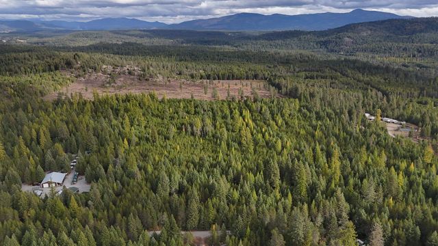 14506 Moonlight Ln, Newport, WA 99156