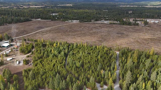 14506 Moonlight Ln, Newport, WA 99156