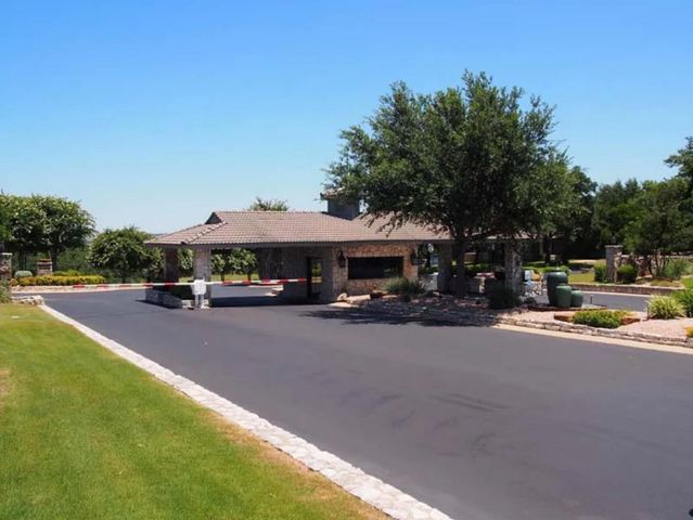 1901 Ballinger DR, Spicewood, TX 78669