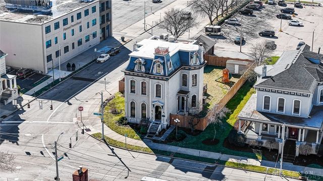 208 W Monument Avenue, Dayton, OH 45402