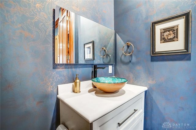 208 W Monument Avenue, Dayton, OH 45402