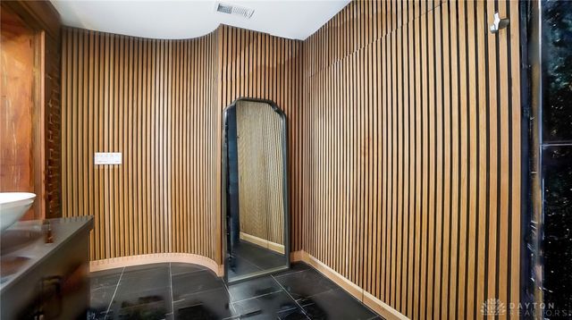 208 W Monument Avenue, Dayton, OH 45402