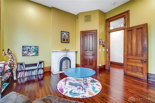 208 W Monument Avenue, Dayton, OH 45402