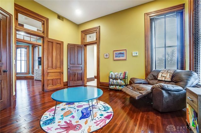 208 W Monument Avenue, Dayton, OH 45402