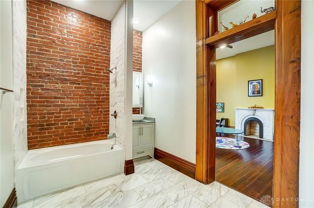 208 W Monument Avenue, Dayton, OH 45402