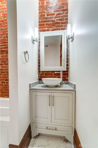 208 W Monument Avenue, Dayton, OH 45402