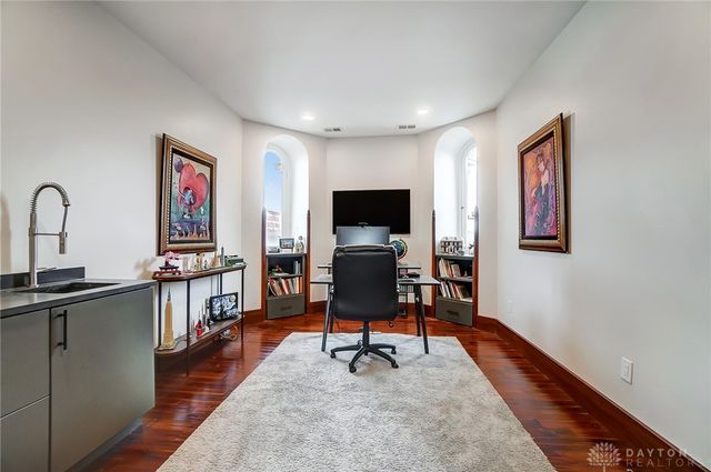 208 W Monument Avenue, Dayton, OH 45402