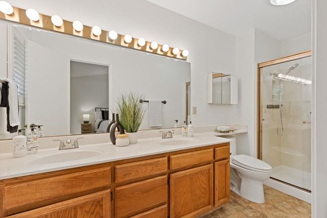1637 Woodhill Dr, Roseville, CA 95661