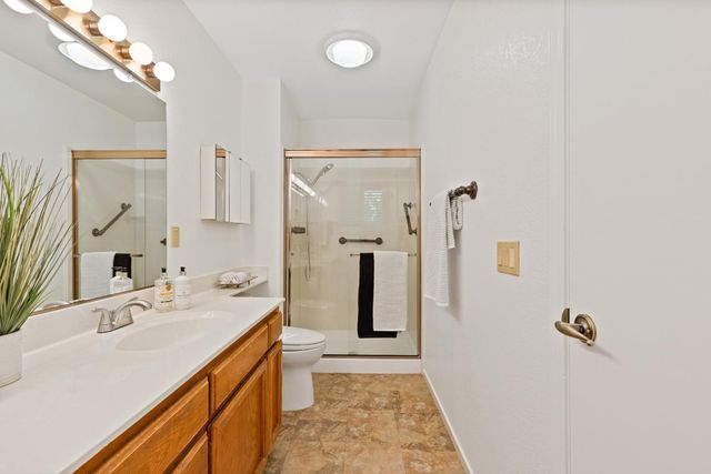 1637 Woodhill Dr, Roseville, CA 95661