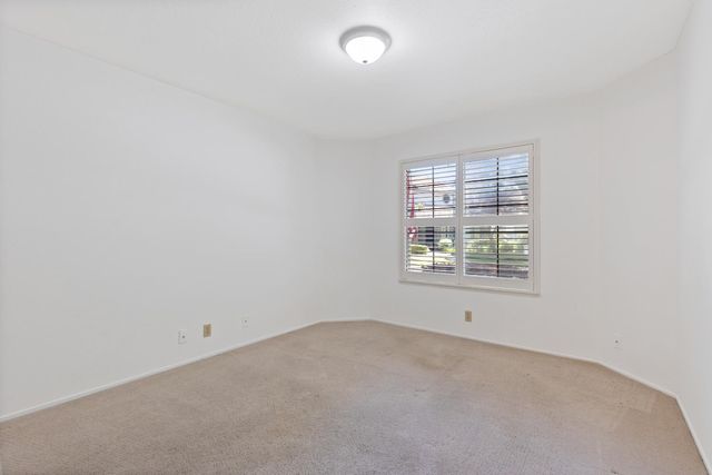 1637 Woodhill Dr, Roseville, CA 95661