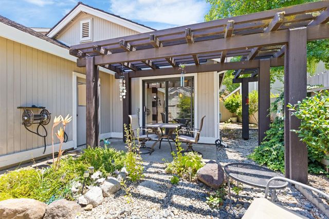1637 Woodhill Dr, Roseville, CA 95661