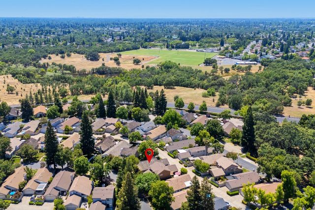 1637 Woodhill Dr, Roseville, CA 95661
