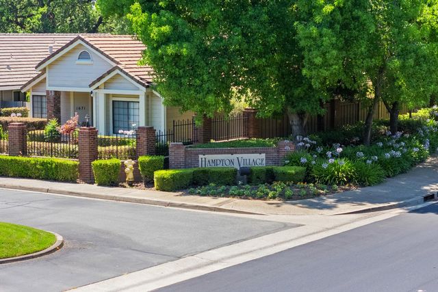 1637 Woodhill Dr, Roseville, CA 95661
