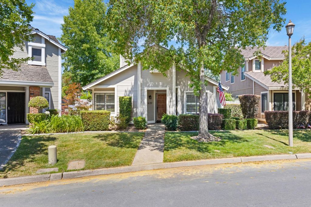 1637 Woodhill Dr, Roseville, CA 95661