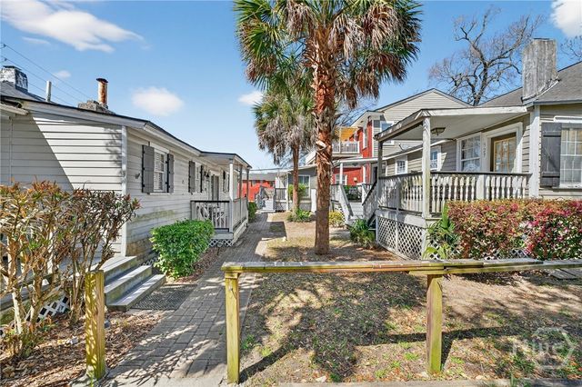 526 E Gwinnett Lane 4, Savannah, GA 31401