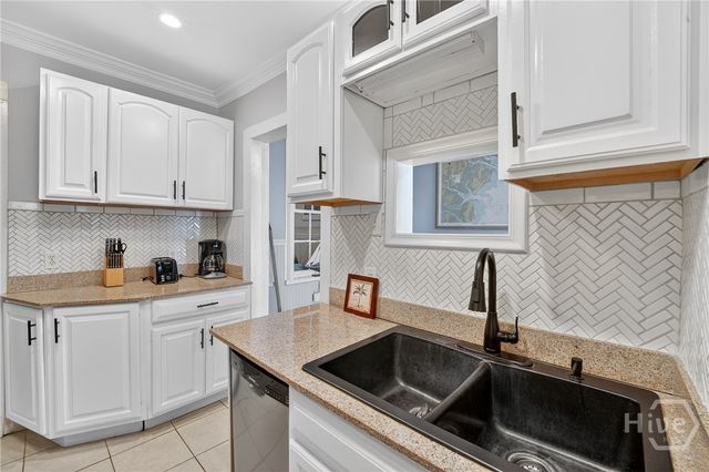 526 E Gwinnett Lane 4, Savannah, GA 31401