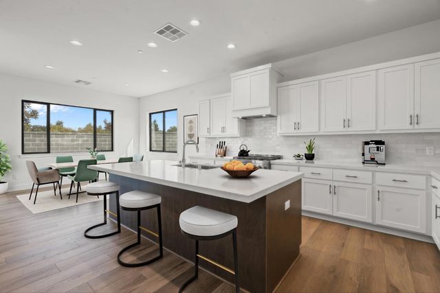 410 Maria Drive, Hollister, CA 95023