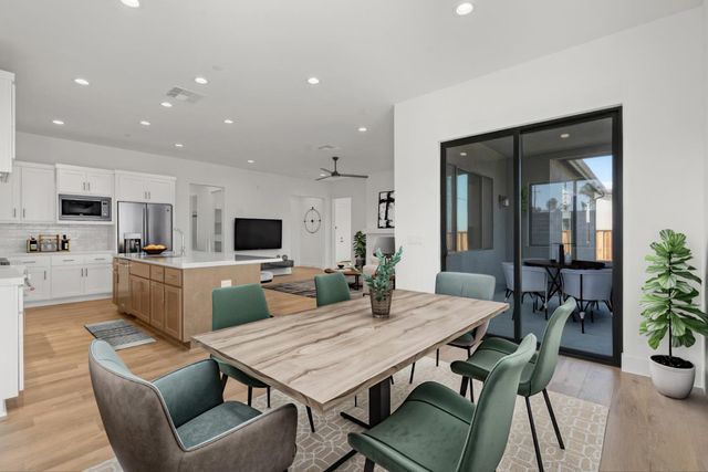 410 Maria Drive, Hollister, CA 95023