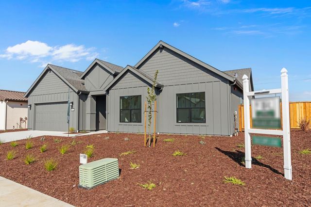 410 Maria Drive, Hollister, CA 95023