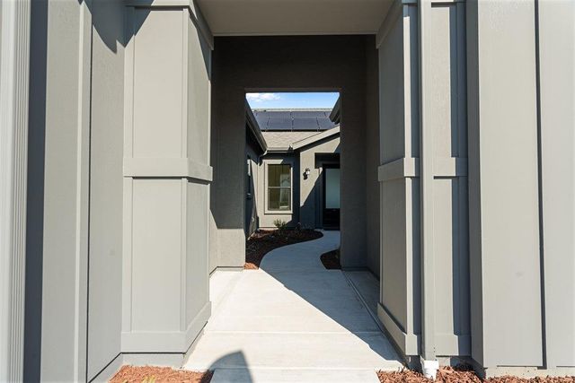 410 Maria Drive, Hollister, CA 95023