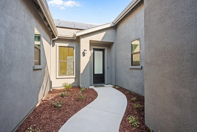 410 Maria Drive, Hollister, CA 95023