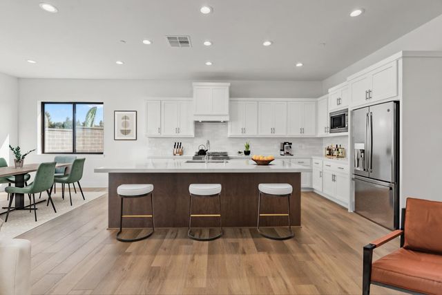 410 Maria Drive, Hollister, CA 95023