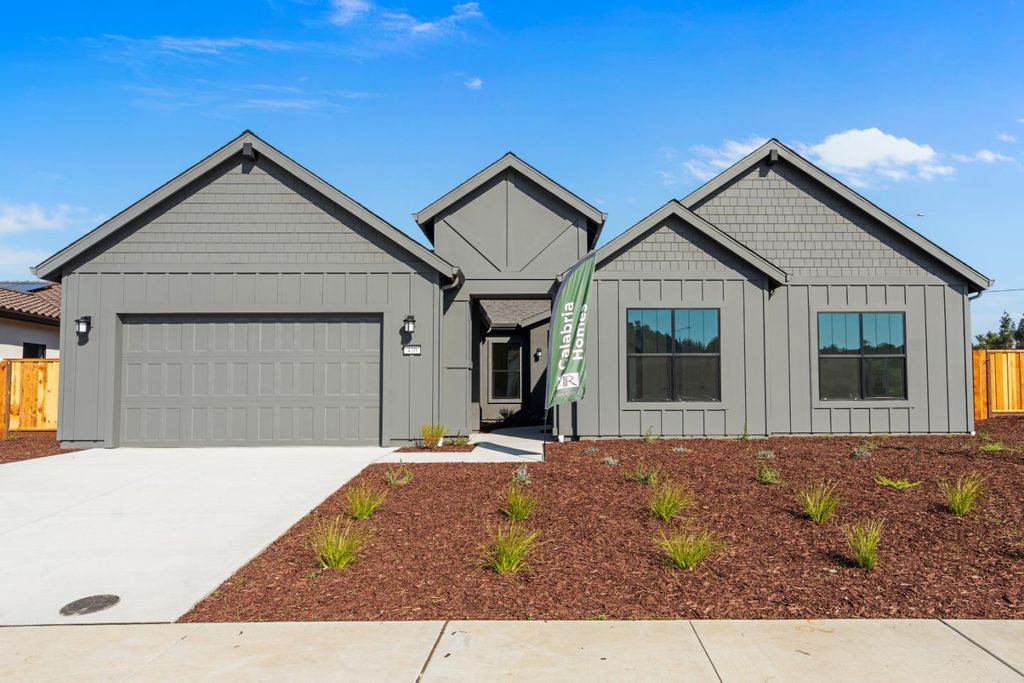 410 Maria Drive, Hollister, CA 95023