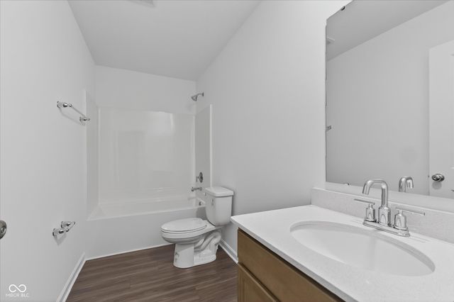 15988 Tharp Woods Drive, Fishers, IN 46037