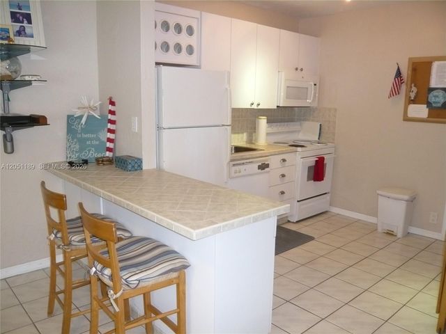 3300 N Surf Rd 9A, Hollywood, FL 33019
